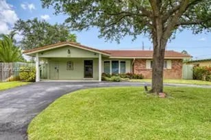 112 NE 10th Ave, Pompano Beach, FL 33060 - Photo 1