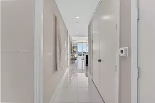 1100 Biscayne Blvd, Miami, FL 33132 - Photo 3