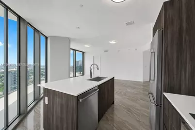 488 NE 18th St #3900, Miami, FL 33132 - Photo 3