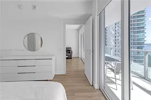 1300 Brickell Bay Dr, Miami, FL 33131 - Photo 15