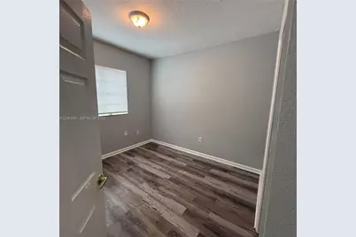 8811 S Isles Cr #8811, Tamarac, FL 33321 - Photo 9