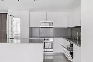 88 SW 7th St, Miami, FL 33130 - Photo 37