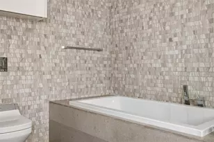 88 SW 7th St, Miami, FL 33130 - Photo 47