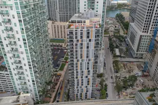 31 SE 6th St, Miami, FL 33131 - Photo 9