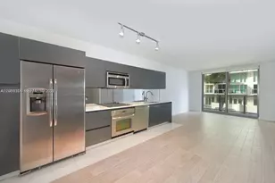 31 SE 6th St, Miami, FL 33131 - Photo 1