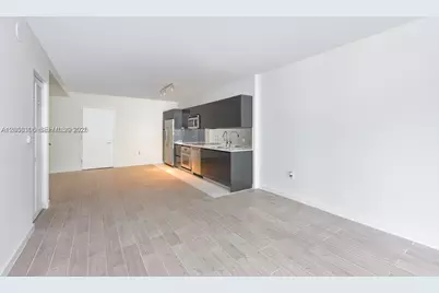 31 SE 6th St #406, Miami, FL 33131 - Photo 3