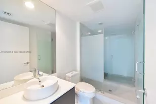 31 SE 6th St, Miami, FL 33131 - Photo 7