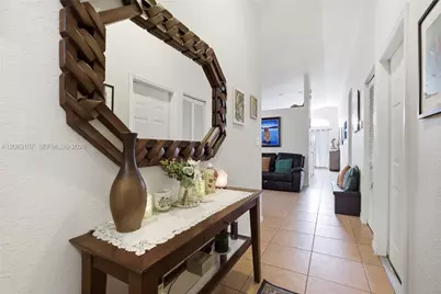 2065 SE 14th St, Homestead, FL 33035 - Photo 5