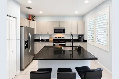 4922 NW 48th Ter #4922, Tamarac, FL 33319 - Photo 5