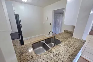482 NW 165th St Rd, Miami, FL 33169 - Photo 3