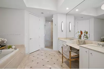 100 S Pointe Dr #3906, Miami Beach, FL 33139 - Photo 9