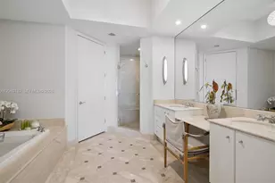 100 S Pointe Dr, Miami Beach, FL 33139 - Photo 9