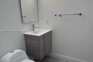 729 Meridian Ave, Miami Beach, FL 33139 - Photo 13
