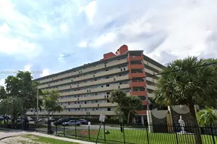 1770 NE 191st St, Miami, FL 33179 - Photo 3