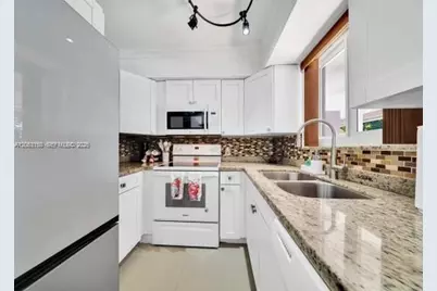 4064 NW 4th Ter, Miami, FL 33126 - Photo 3
