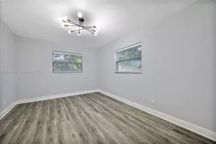 13980 NE 2nd Ct, Miami, FL 33161 - Photo 11
