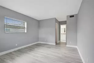 13980 NE 2nd Ct, Miami, FL 33161 - Photo 13