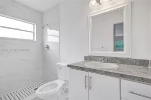 13980 NE 2nd Ct, Miami, FL 33161 - Photo 15