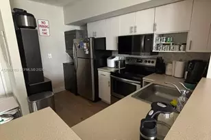 5077 NW 7th St, Miami, FL 33126 - Photo 7
