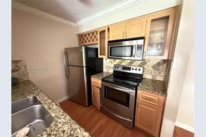721 NW 104th Ave #101, Pembroke Pines, FL 33026 - Photo 5