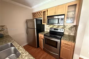 721 NW 104th Ave, Pembroke Pines, FL 33026 - Photo 5