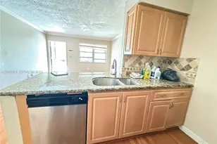721 NW 104th Ave, Pembroke Pines, FL 33026 - Photo 7