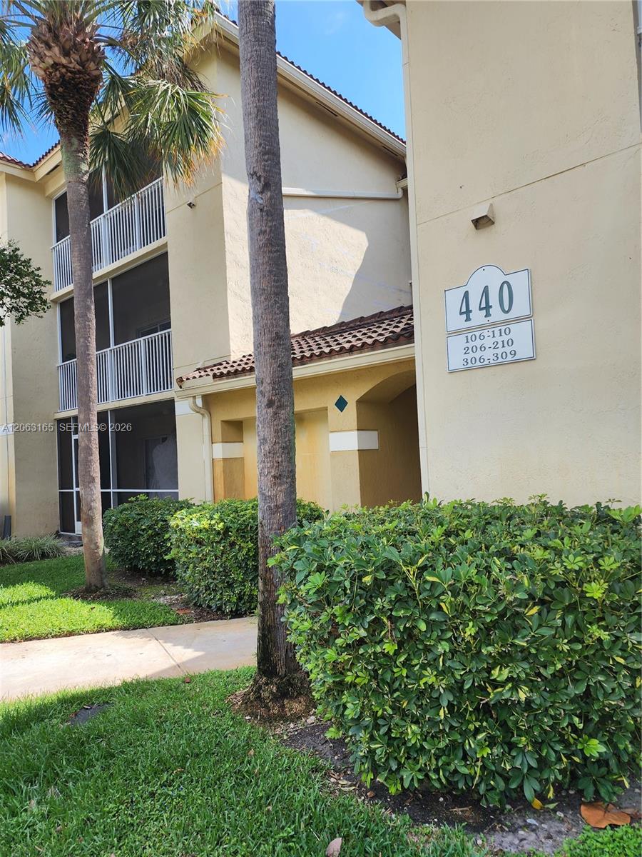 440 S Park Rd #206 main architectural view