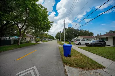 715 N 58th Ave #1, Hollywood, FL 33021 - Photo 21