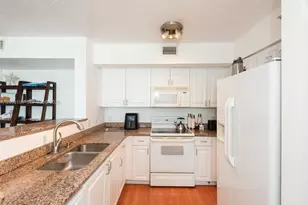 1155 Brickell Bay Dr, Miami, FL 33131 - Photo 13