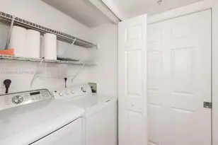 1155 Brickell Bay Dr, Miami, FL 33131 - Photo 21