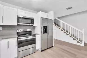 140 NW 70th St, Miami, FL 33150 - Photo 23
