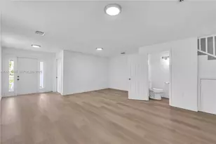 140 NW 70th St, Miami, FL 33150 - Photo 15