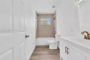 140 NW 70th St, Miami, FL 33150 - Photo 31