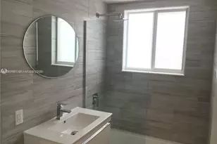 1620 Bay Rd, Miami Beach, FL 33139 - Photo 5