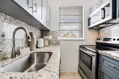 301 SW 10th Ave #7, Miami, FL 33130 - Photo 5