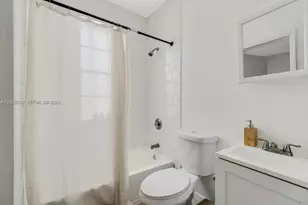 301 SW 10th Ave, Miami, FL 33130 - Photo 11