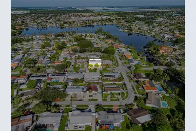 18150 NW 82nd Ave, Hialeah, FL 33015 - Photo 49