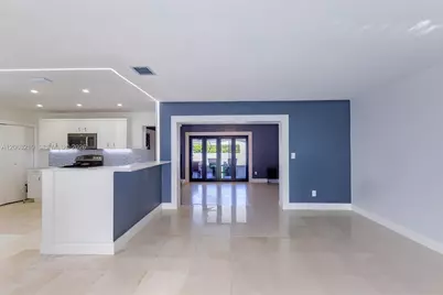 18150 NW 82nd Ave, Hialeah, FL 33015 - Photo 7