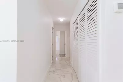 18150 NW 82nd Ave, Hialeah, FL 33015 - Photo 15