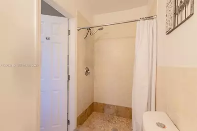 18150 NW 82nd Ave, Hialeah, FL 33015 - Photo 37