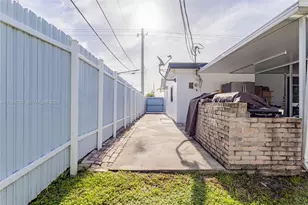 18150 NW 82nd Ave, Hialeah, FL 33015 - Photo 39