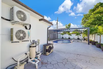 831 E 10th Pl, Hialeah, FL 33010 - Photo 33