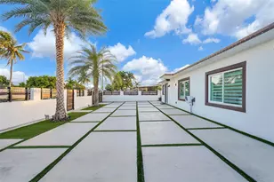 831 E 10th Pl, Hialeah, FL 33010 - Photo 71