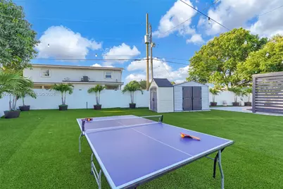 831 E 10th Pl, Hialeah, FL 33010 - Photo 21