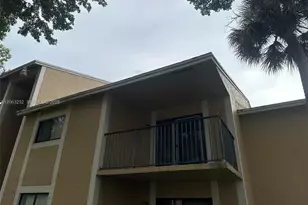 9491 S Palm Cir S, Pembroke Pines, FL 33025 - Photo 15