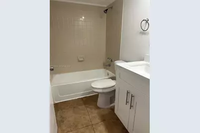 9491 S Palm Cir S #203, Pembroke Pines, FL 33025 - Photo 13