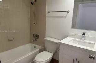 9491 S Palm Cir S, Pembroke Pines, FL 33025 - Photo 9