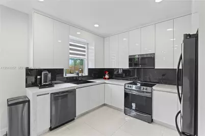 10151 NW 32nd Ter #., Doral, FL 33172 - Photo 13