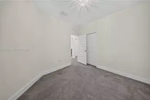 4745 NW 83rd Pkwy, Doral, FL 33166 - Photo 25