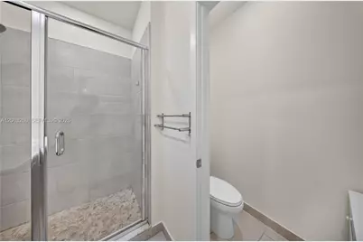 4745 NW 83rd Pkwy, Doral, FL 33166 - Photo 37